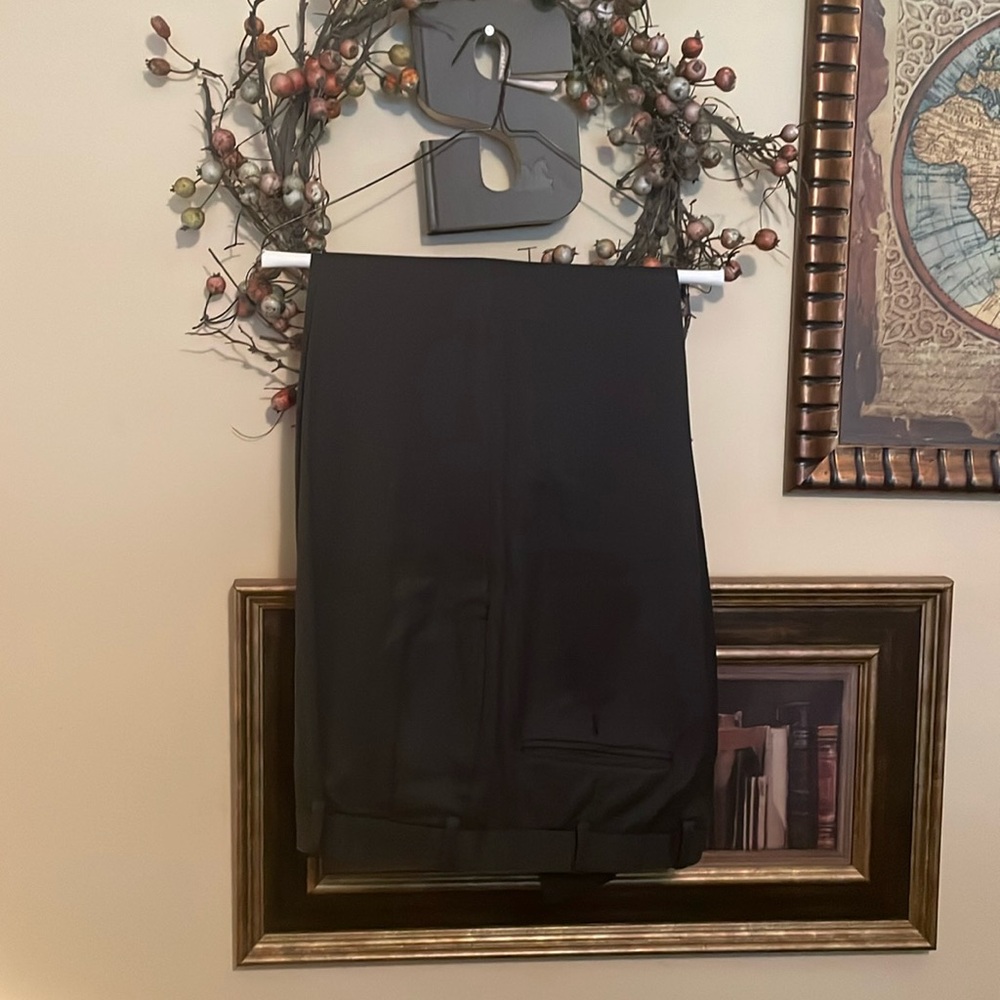 Brooks Brothers men’s pleated suit pants